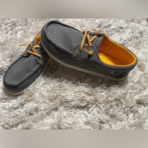New! Boys Cat & Jack sneakers size 4